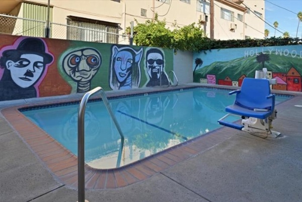 Americas Best Value Inn Hollywood Main image